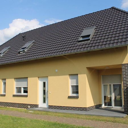 Ferienhaus Zur Eiche Am Dorfanger Villa Waldow Dış mekan fotoğraf